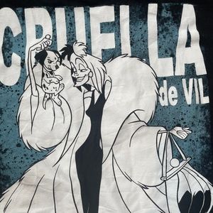 Disney Cruella de Vil  Black T-shirt